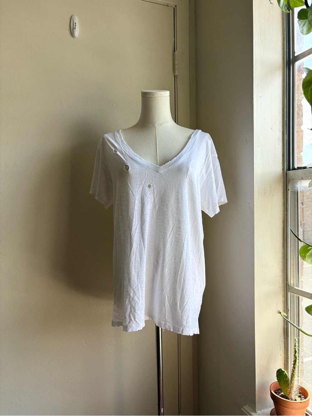 CHRLDR white back graphic distressed tee